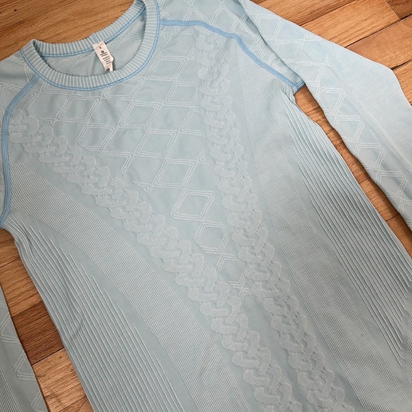 Lululemon long sleeve - Picture 3 of 3